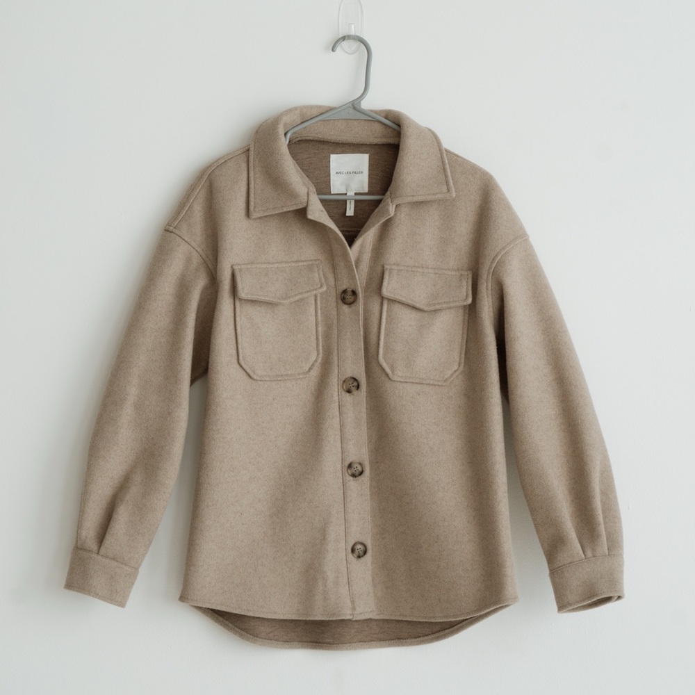 AVEC LES FILLES Buttondown Shacket in Beige Oat Melange, Size Small